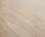 Quickstep-Eligna van Quickstep in de kleur Eik-Lichtgrijs-Natuurvernist - PVC vloeren