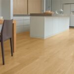 Quickstep-Eligna van Quickstep in de kleur Eik-Natuurvernist - PVC vloeren