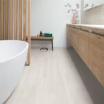 Quickstep-Eligna van Quickstep in de kleur Engelse-Eik-Lichtgrijs - PVC vloeren