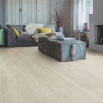 Quickstep-Majestic van Quickstep in de kleur Bosland-Eik-Lichtgrijs - PVC vloeren