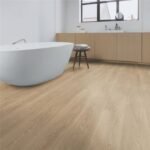 Quickstep-Majestic van Quickstep in de kleur Vallei-Eik-Lichtbruin - PVC vloeren